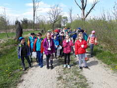 Děti ZŠ pokračují v úklidu