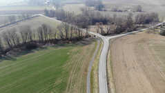 Cyklostezka u silnice na Kujavy (foto R. Morys 03/2021)