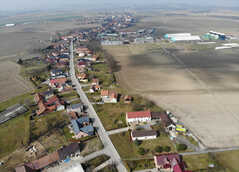 Dolní konec obce od jihovýchodu (foto R. Morys 03/2021)