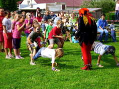 ...a začaly soutěže