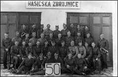 50 let hasičského sboru v Pustějově - před zbrojnicí