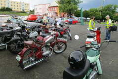 nechyběly ani "historické" motorky