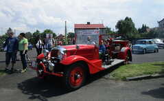 hasičské auto při odjezdu