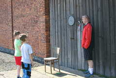 a přesně do středu