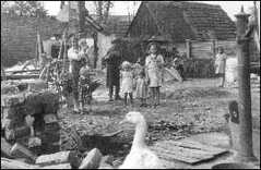 3.-5.5. 1945 - zničené stavení při boji o Pustějov - F. Dresler Na dolním konci 122