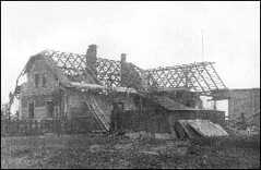 1945 - stavení Josefa Horáka v poli po boji o Pustějov